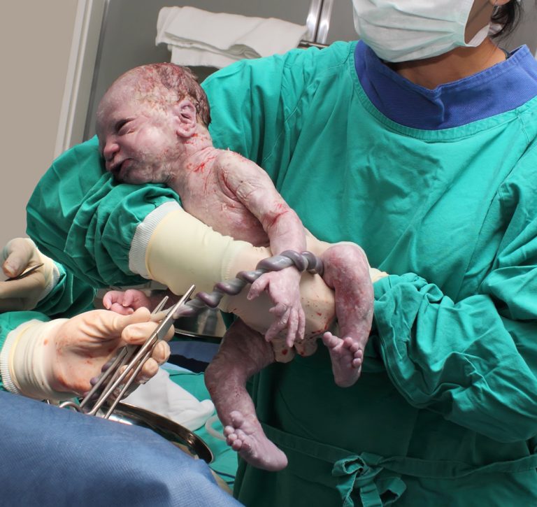 Yenidoğan Sayfa 2 Bebeğimle Mutluyum